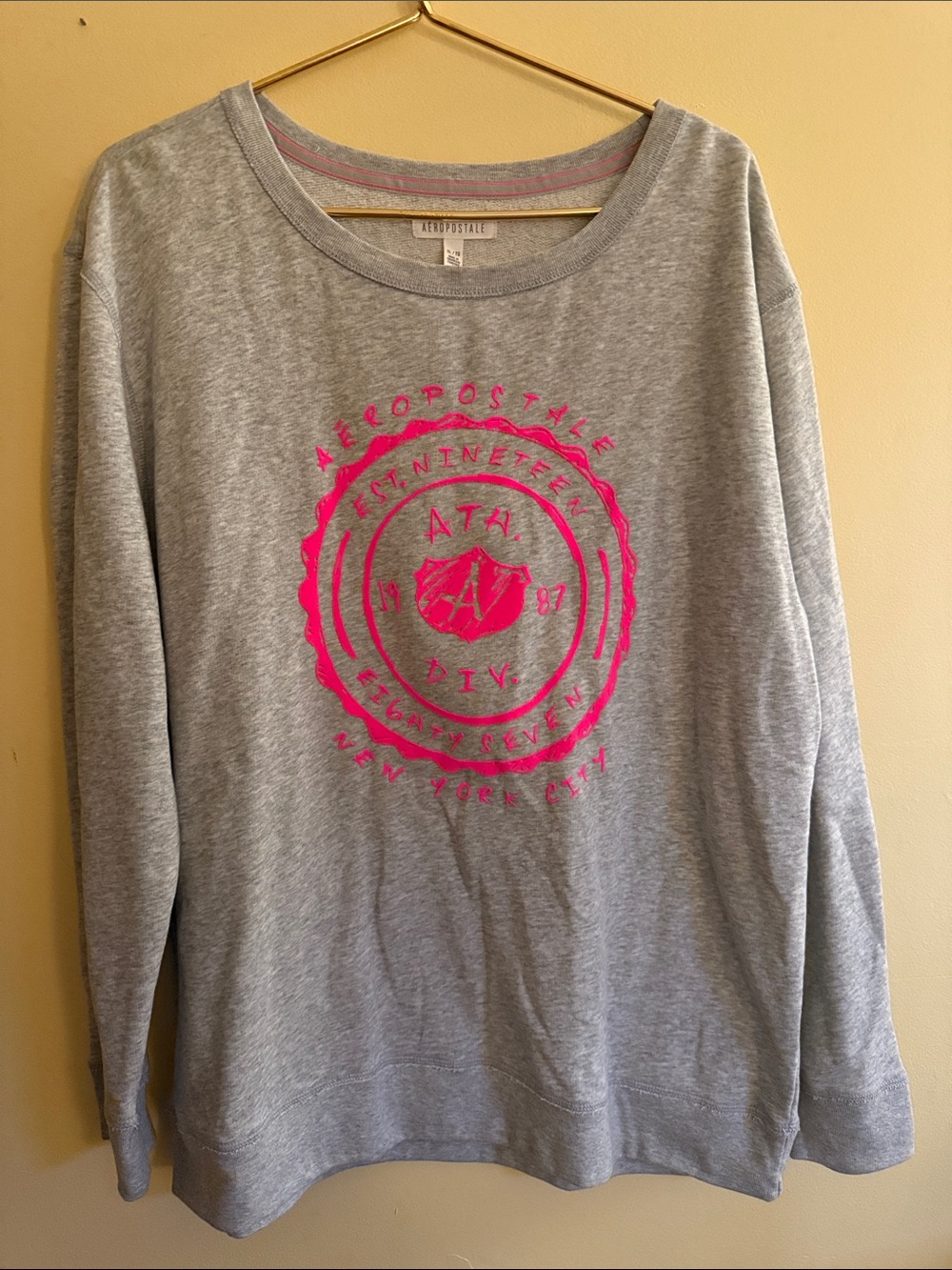 Vintage Aéropostale Women’s Logo Sweatshirt